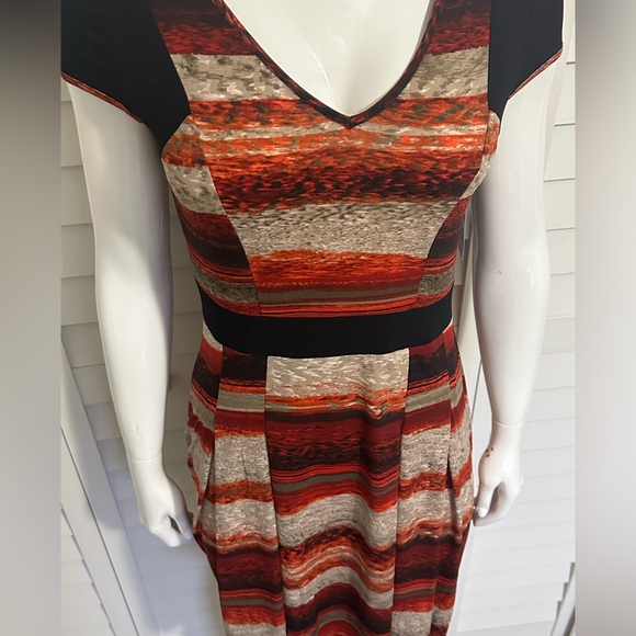 NWT FRENCH BAZAAR WOMEN DRESS SIZE MEDIUM - Picture 3 of 15